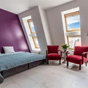 apartament-broadway.poznan-hotels.com/