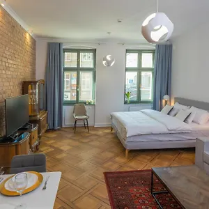 provenir-home-strzelecka-25.poznan-hotels.com/